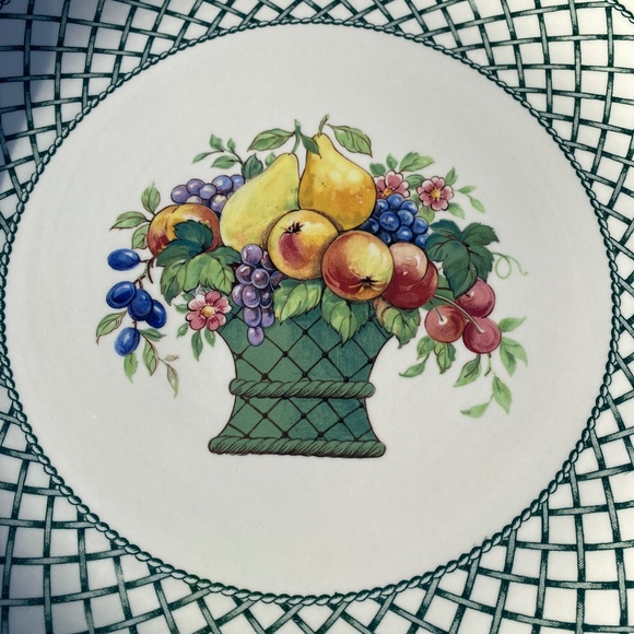 Villeroy & Boch 12" Round Handled Cake Plate - Basket Pattern - Picture 2 of 3